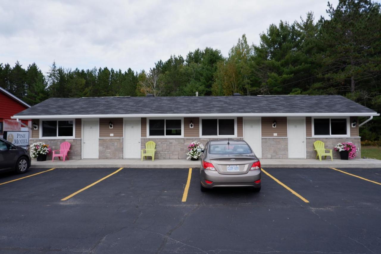 Pine Motel Deep River Exterior foto