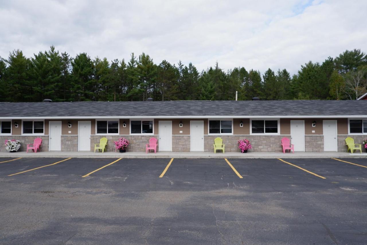 Pine Motel Deep River Exterior foto