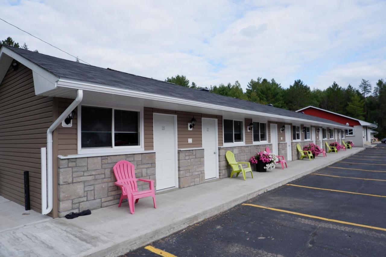 Pine Motel Deep River Exterior foto