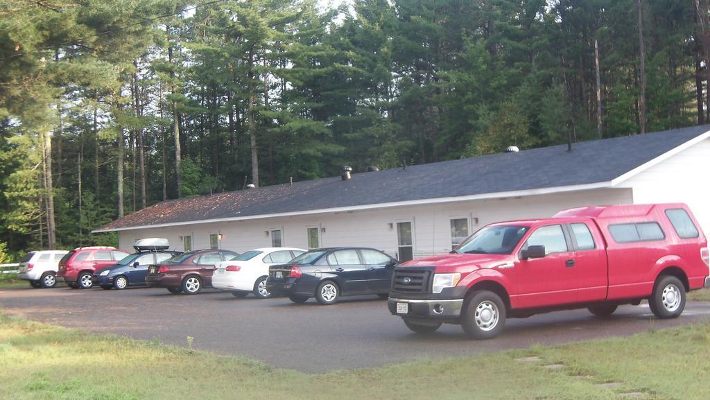 Pine Motel Deep River Exterior foto