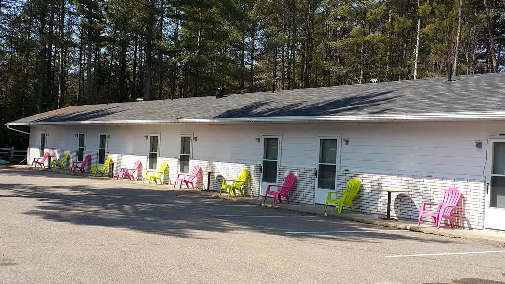 Pine Motel Deep River Exterior foto